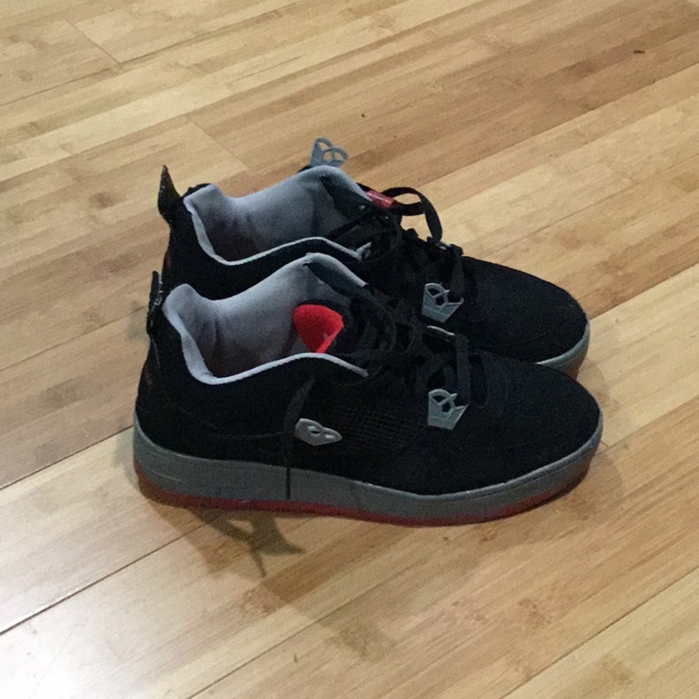 Jordan 4 - Picture 3 of 5